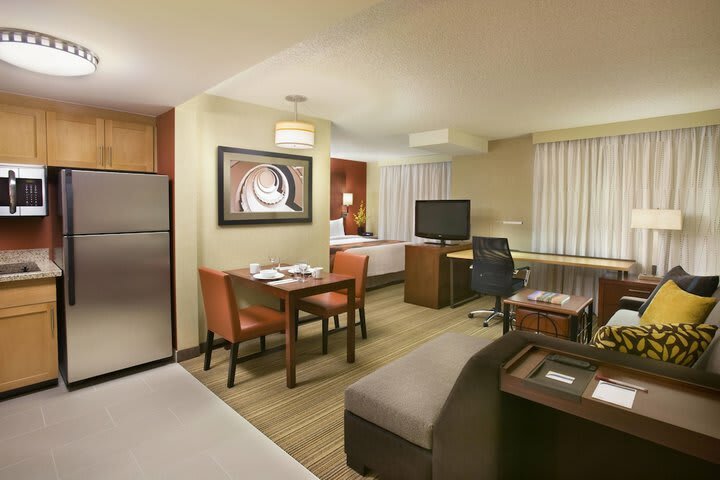 Hotel Residence Inn By Marriott Calgary Airport