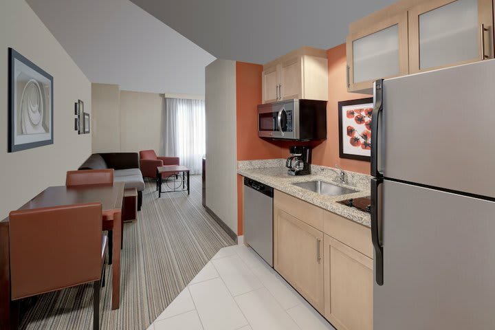 Hotel Residence Inn By Marriott Calgary Airport