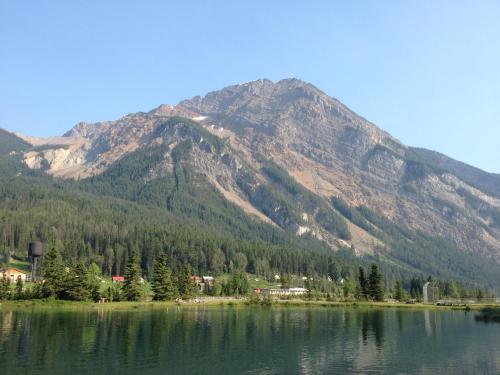 Motel Canadian Rockies Inn