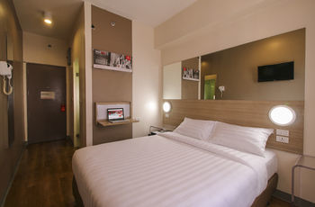 Tune Hotel Aseana City