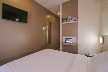 Tune Hotel Aseana City