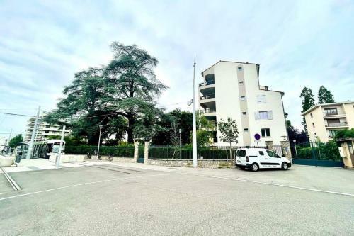 Apartamento Sobnb Parc - Spacieux Appartement Devant Tram Av Parking