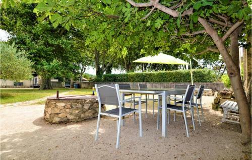 Beautiful Home In Aramon With Wifi And 3 Bedrooms