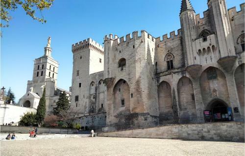 Beautiful Home In Aramon With Wifi And 3 Bedrooms