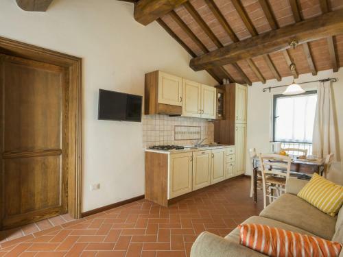 Splendid Farmhouse In Castelfiorentino With Garden