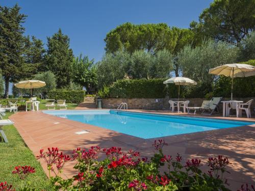 Splendid Farmhouse In Castelfiorentino With Garden
