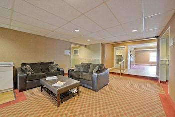 Hotel Sandwich Lodge & Resort