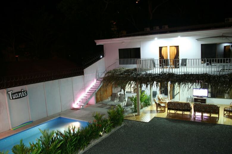 Tuanis Aparthotel