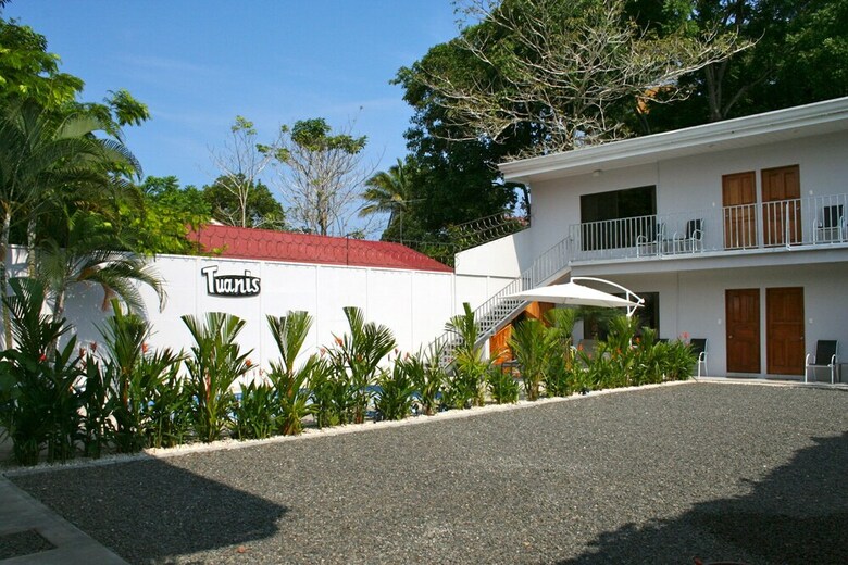 Tuanis Aparthotel