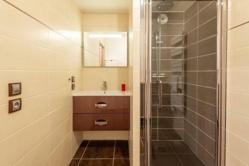 Apartment For 4 People And 200 M From The Lake