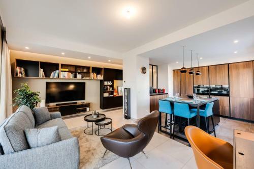 A 2 Pas Du Lac - Appartement T2 Avec Climatisation Terrasse Et Garage