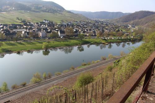 Apartamentos Ferienwohnungen Am Bruttiger Moselsteig