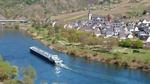 Apartamentos Ferienwohnungen Am Bruttiger Moselsteig