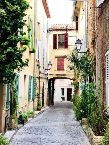 Apartamento Duplex Au Coeur Du Vieil Antibes