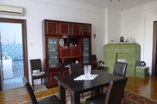 Villa Sp�ciale 9 Chambres Avec Piscine Et Jardin