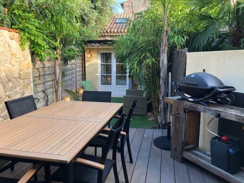 Apartamento New ! Lovely 3 Br/ 3 Bth With Garden