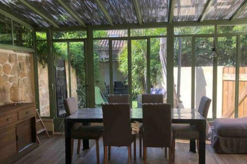 Apartamento New ! Lovely 3 Br/ 3 Bth With Garden