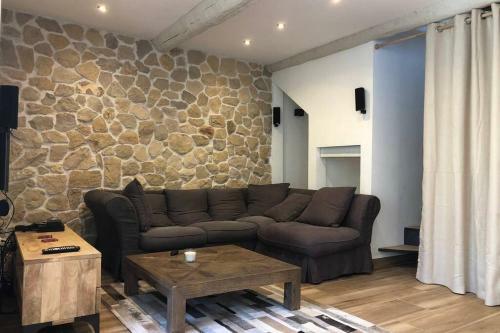 Apartamento New ! Lovely 3 Br/ 3 Bth With Garden