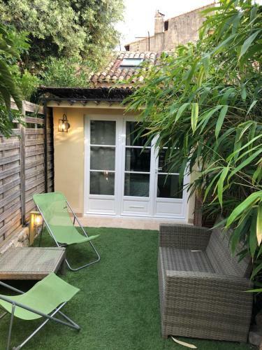 Apartamento New ! Lovely 3 Br/ 3 Bth With Garden