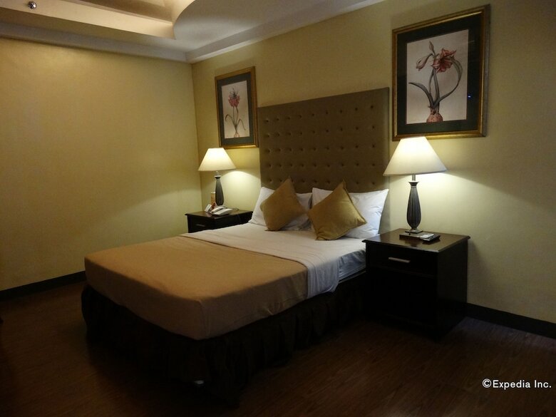 Silver Oaks Suites & Hotel