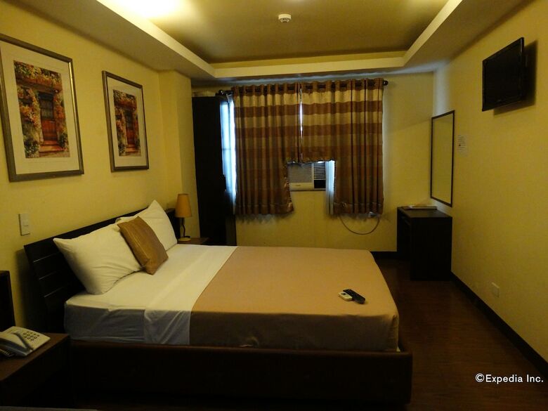 Silver Oaks Suites & Hotel