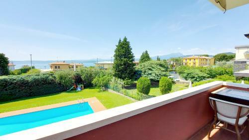 Narcisa View Lake&pool Apartment