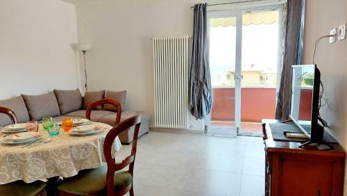 Narcisa View Lake&pool Apartment