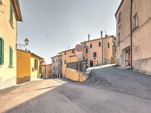 Tranquil Apartment In Boccheggiano With Private Garden