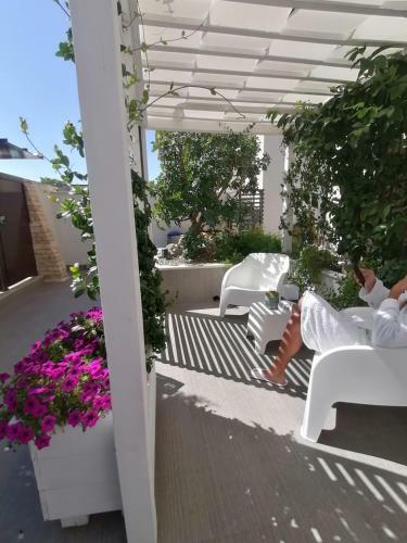 Home3 Bed Living Suite&relax