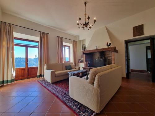 Detached Villa In San Gimignano With Swimming Pool