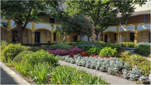 Apartamento Studio Avec Balcon Donnant Sur Les Ar�nes D?arles