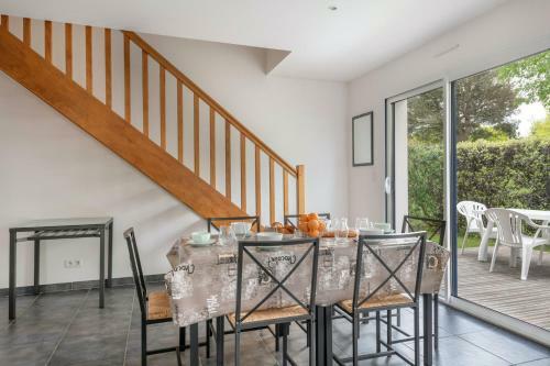 Belle Maison Pour Six Personnes A Arzon