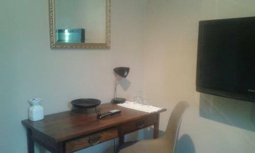 Hostal Maison Fleurie