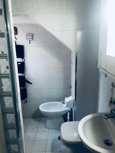 C.b.guesthouse