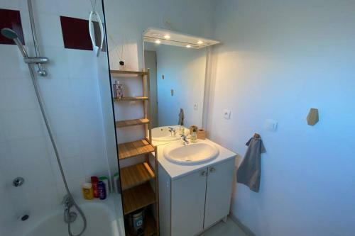 Apartamento La Part Du Lac, Wifi, Terasse, Piscine, V�los