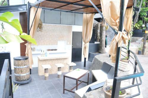 Hotel Date & Dine Resort
