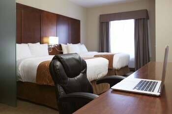 Hotel Comfort Suites Saskatoon