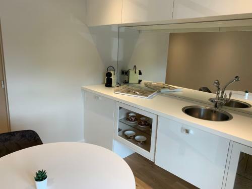 Hostal L'appartement Et Les Suites de Vjl...
