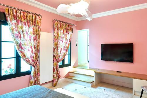 Hostal L'appartement Et Les Suites de Vjl...