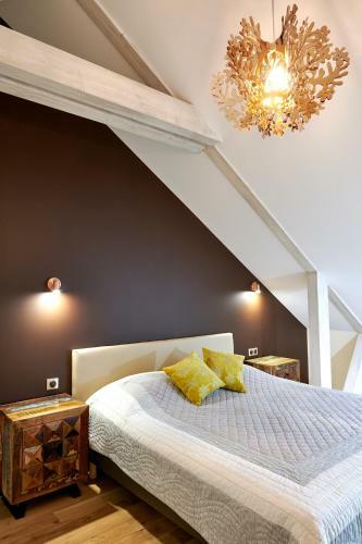 Hostal L'appartement Et Les Suites de Vjl...