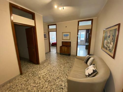 Hostal Piccinni Guesthouse