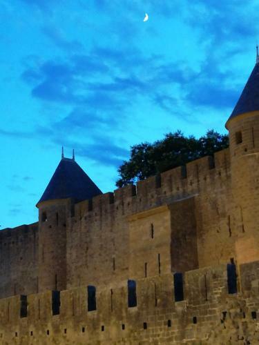 Ancienne Caserne Du Ch�teau