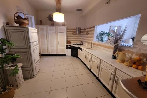Apartment With Balcony Near Les Halles