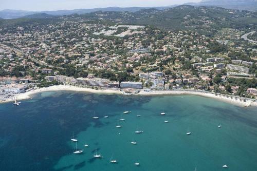 Apartamentos Hameau de Ren�cros