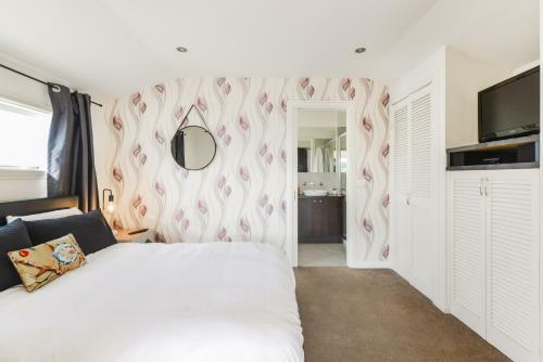 By The Seaside Bed & Breakfast