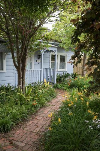 By The Seaside Bed & Breakfast
