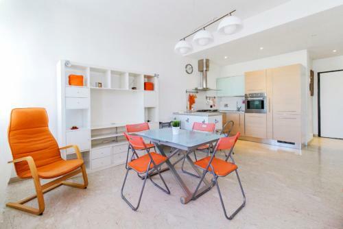 Orange Apartment Bologna