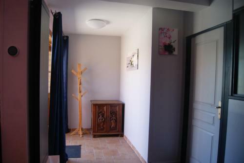 Gite De Rose Blanche