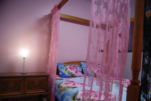 Gite De Rose Blanche