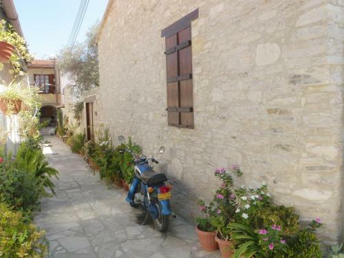 Romios Apartments